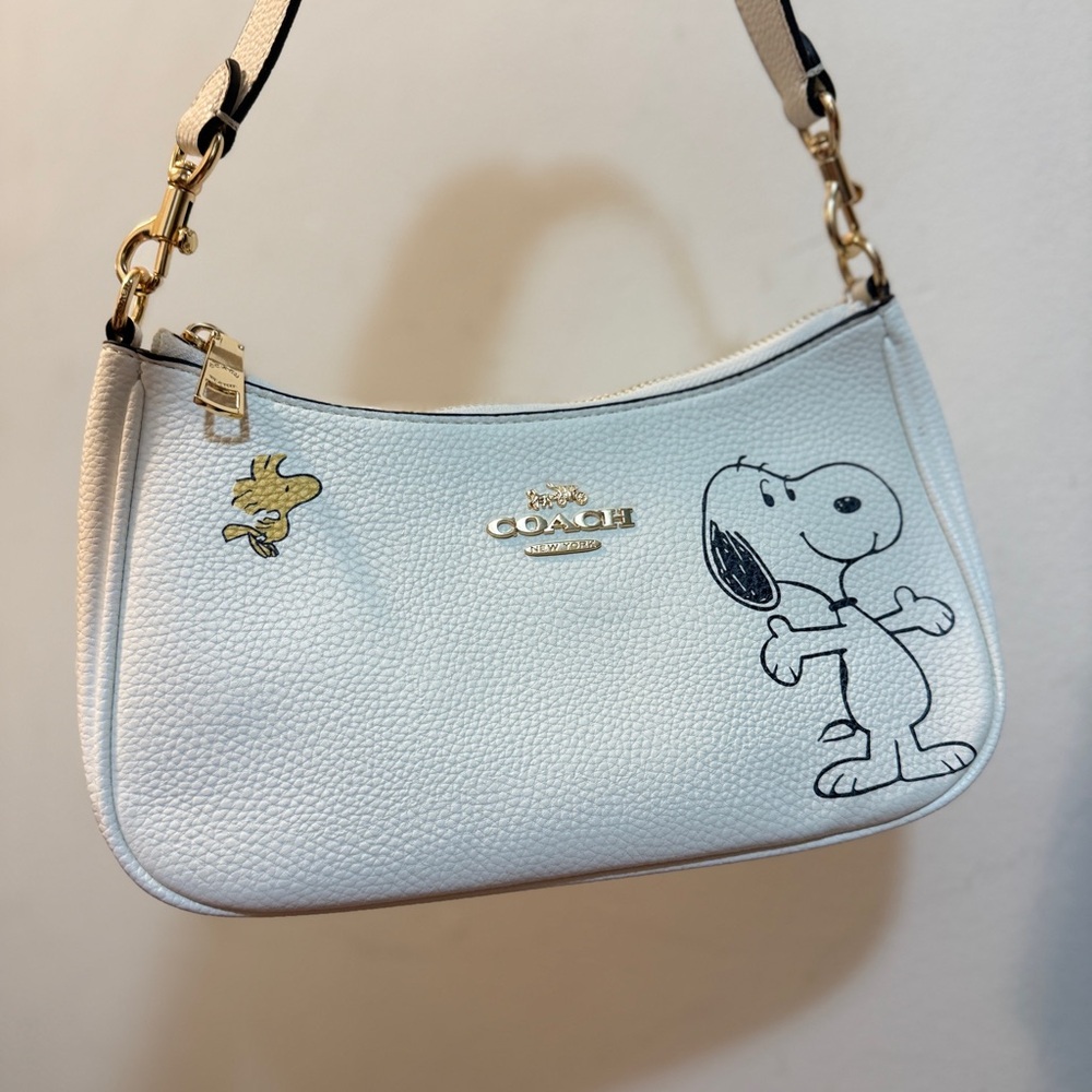 Coach White Pebbled Leather Snoopy & Woodstock Shoulder Bag